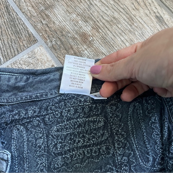 Parsley and Sage Boho Button Down Embroidered Shirt, Women’s Small. 100% Rayon. - Picture 5 of 9